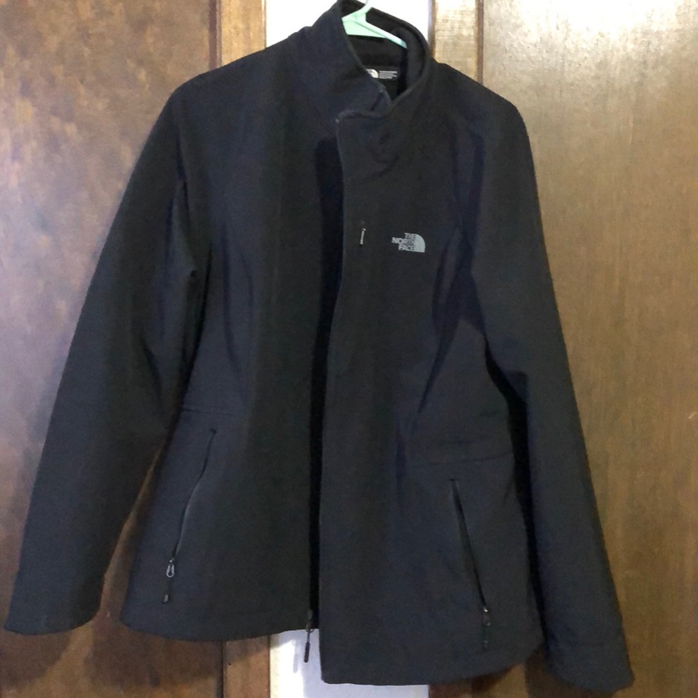 Women’s north face xxl apex jacket.